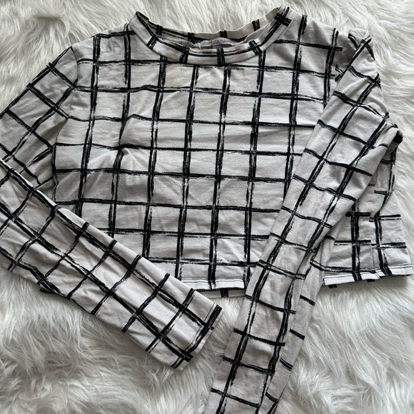 Women’s Checkered Charlotte Russe Long Sleeve Crop Top Size Medium - Picture 1 of 4